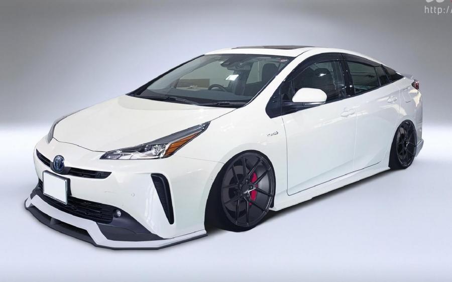 Toyota Prius by Liberty Walk '2019